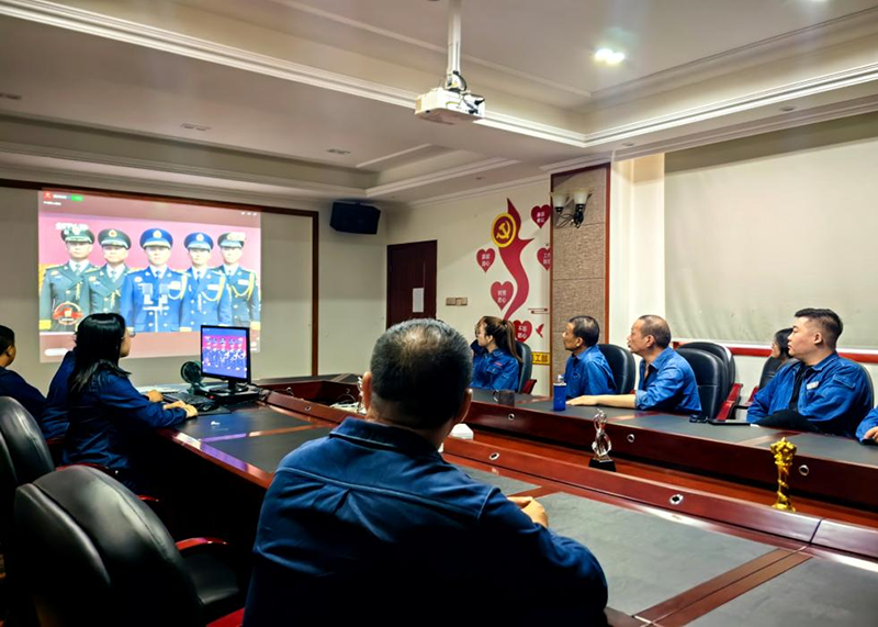  弘旭公司組織觀看九三閱兵式，激發(fā)愛(ài)國(guó)熱情(圖3)