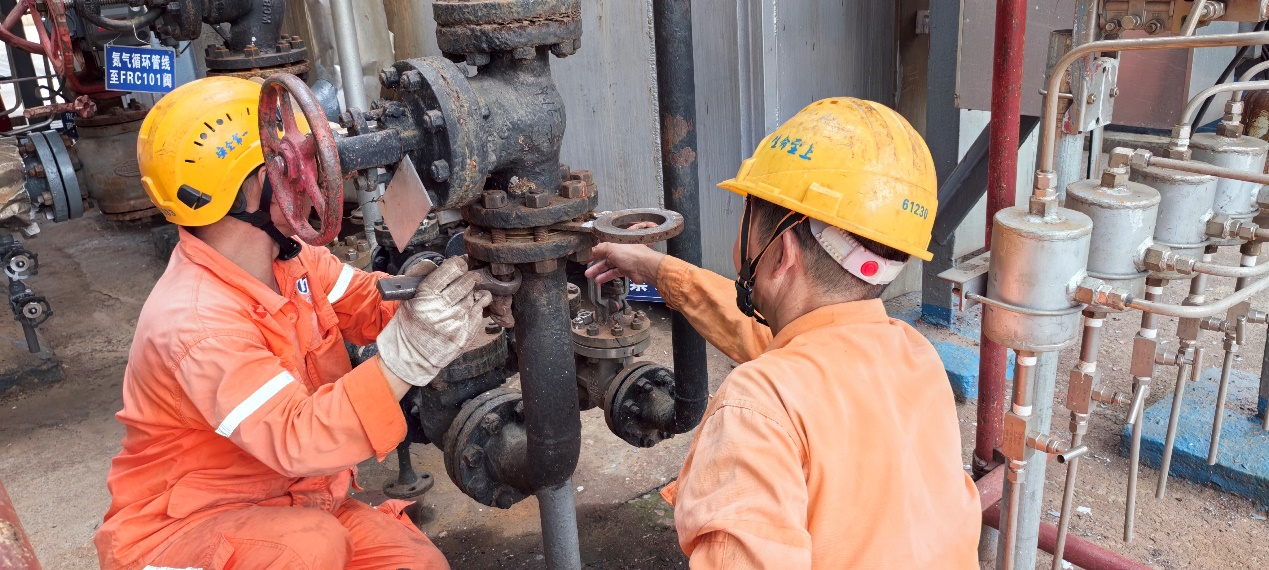 瀘天化弘旭公司全面打響四季度攻堅(jiān)戰(zhàn)(圖4) 瀘天化弘旭公司全面打響四季度攻堅(jiān)戰(zhàn)(圖4)