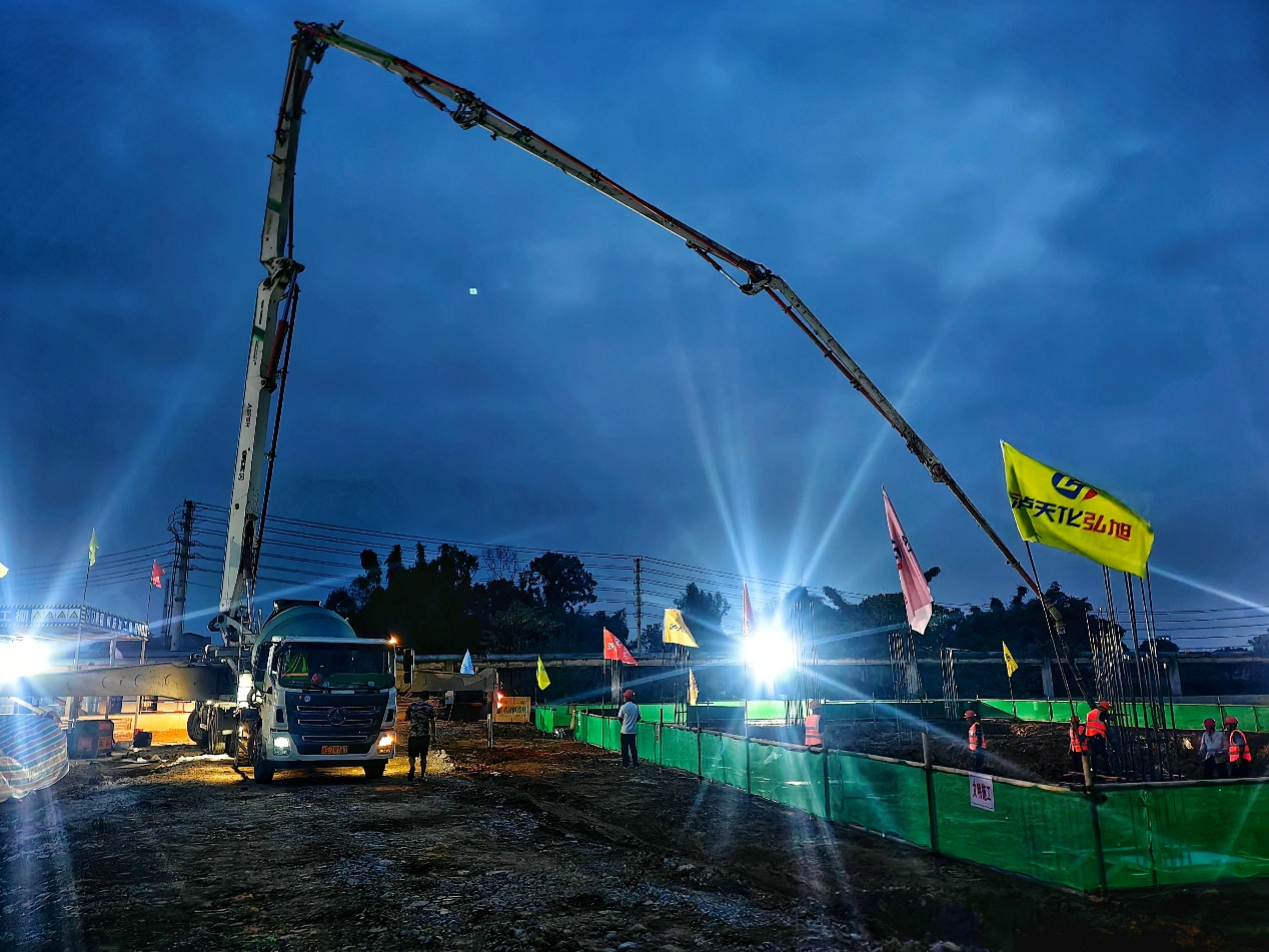 瀘天化弘旭公司全面打響四季度攻堅(jiān)戰(zhàn)(圖8) 瀘天化弘旭公司全面打響四季度攻堅(jiān)戰(zhàn)(圖8)